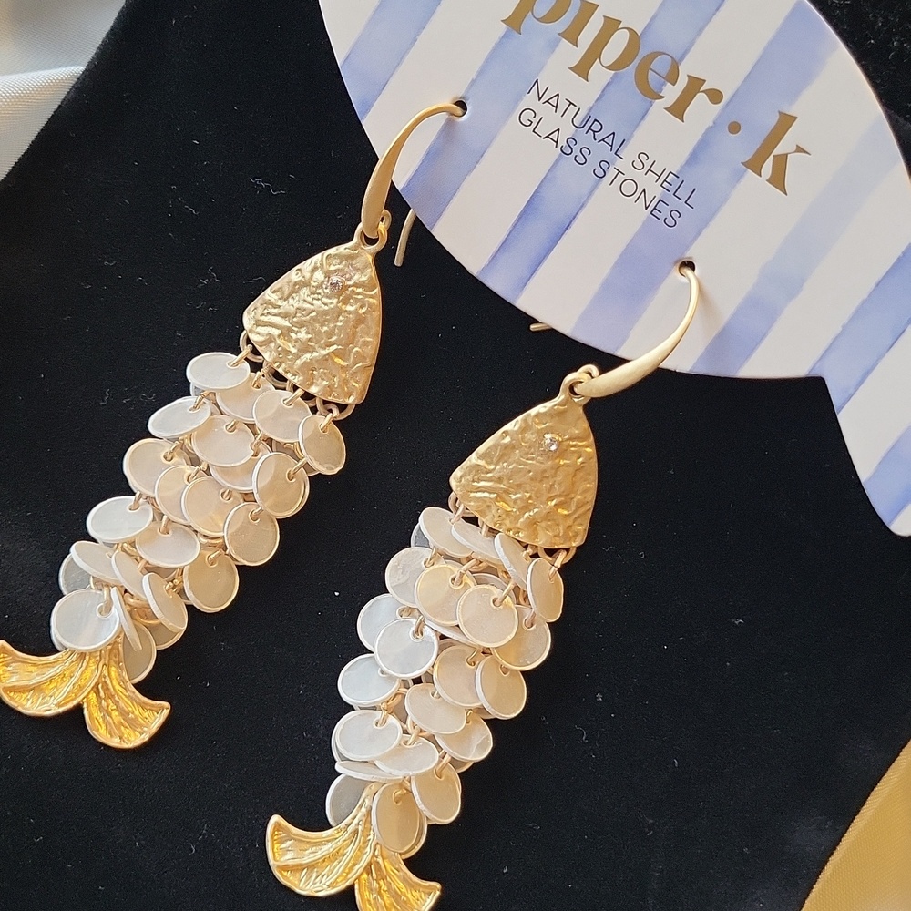 Piper K Golden and Cream Shell Earrings